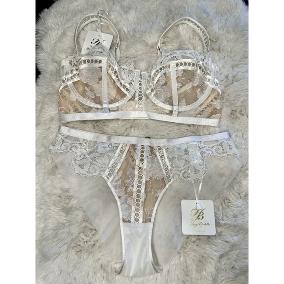 Honey Birdette MOLLY🤍 White Lace Floral 2 Piece Set 34DD & Medium Brief - Picture 1 of 10